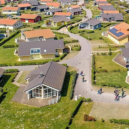 6 Person In Грёмиц